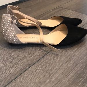 Black/tan flat with strap